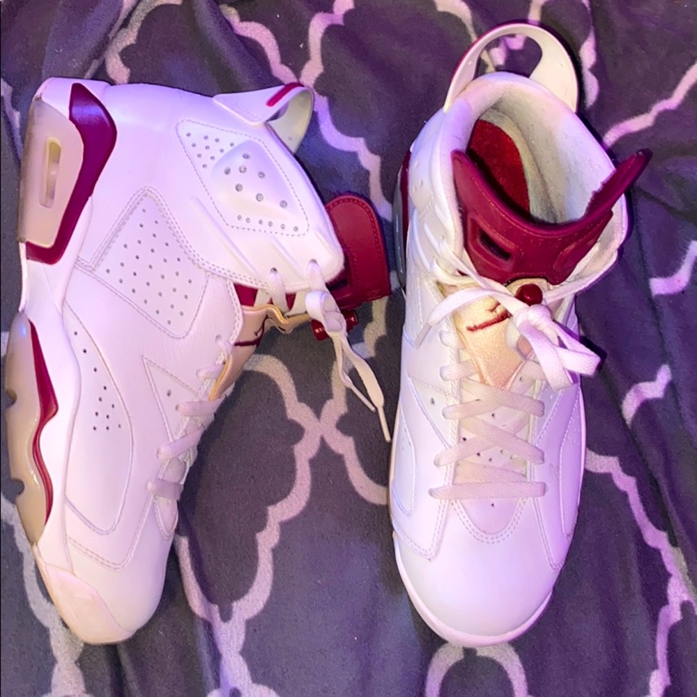 Jordan Retro 6 (maroon)
